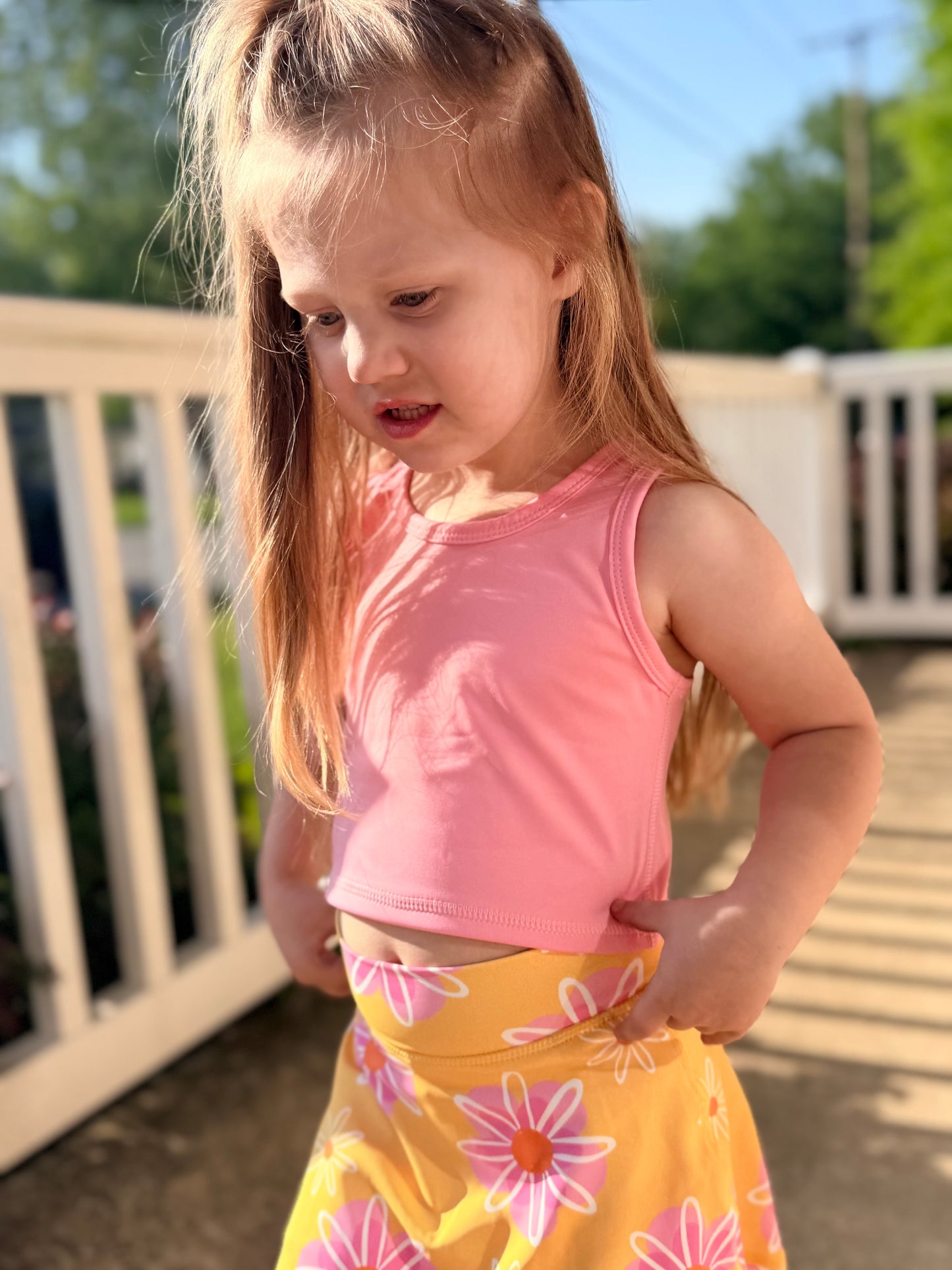 Girls Pink Daisy 2 Piece Athletic Active Skirted Sport Set