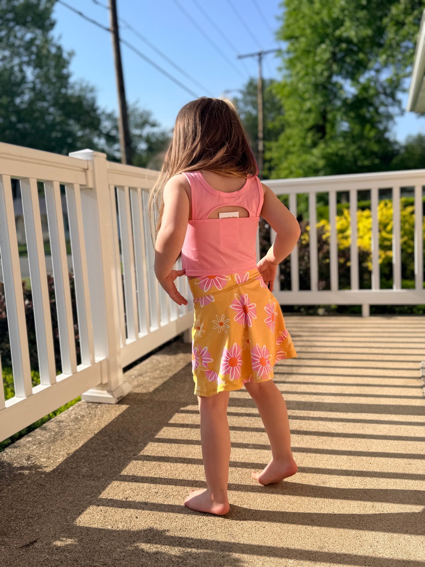Girls Pink Daisy 2 Piece Athletic Active Skirted Sport Set