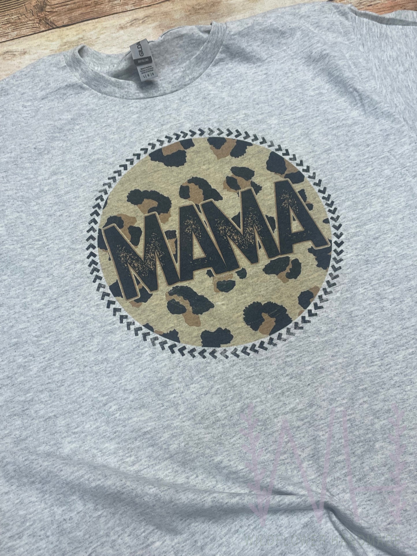 Mama leopard circle